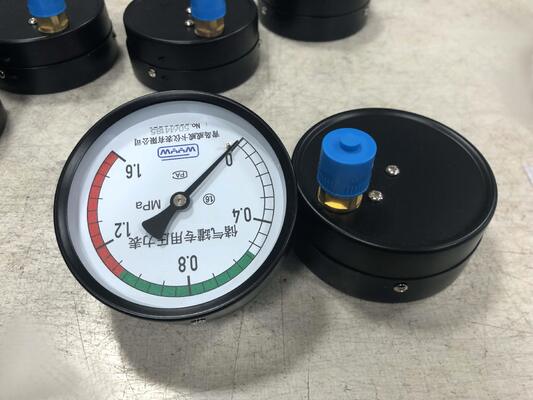 4-inch (100 mm) luchtdrukvat manometer met 0-1,6 MPa bereik en kleurgecodeerde veiligheidszones
