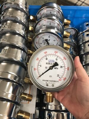 Oliegevulde schokbestendige drukmeter 0-25MPa Anti-vergeling Hoogzuivere dempende olie Manometer